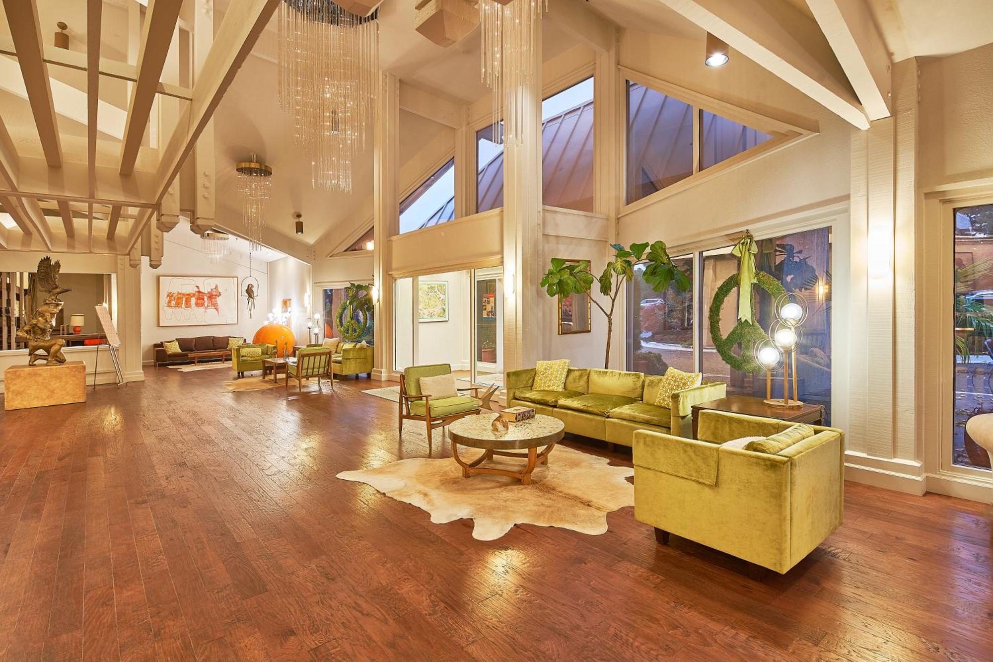 Ashland Hills Hotel & Suites Экстерьер фото