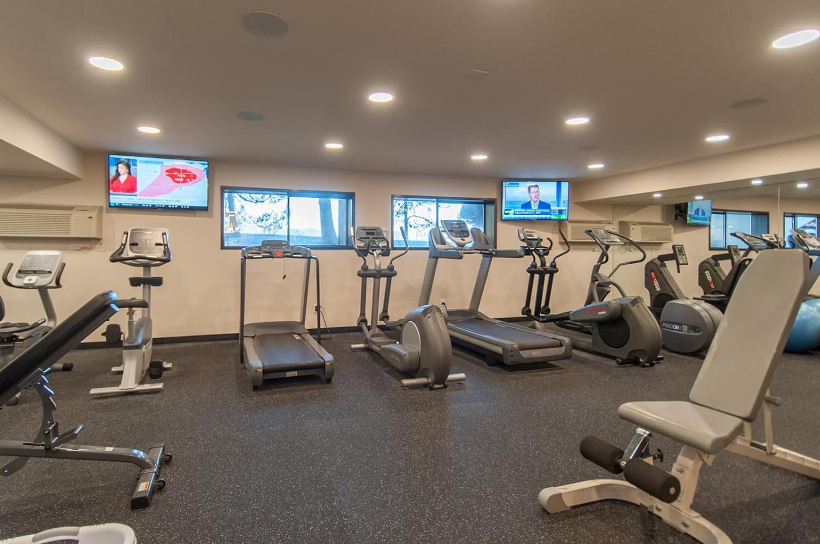 Ashland Hills Hotel & Suites Экстерьер фото