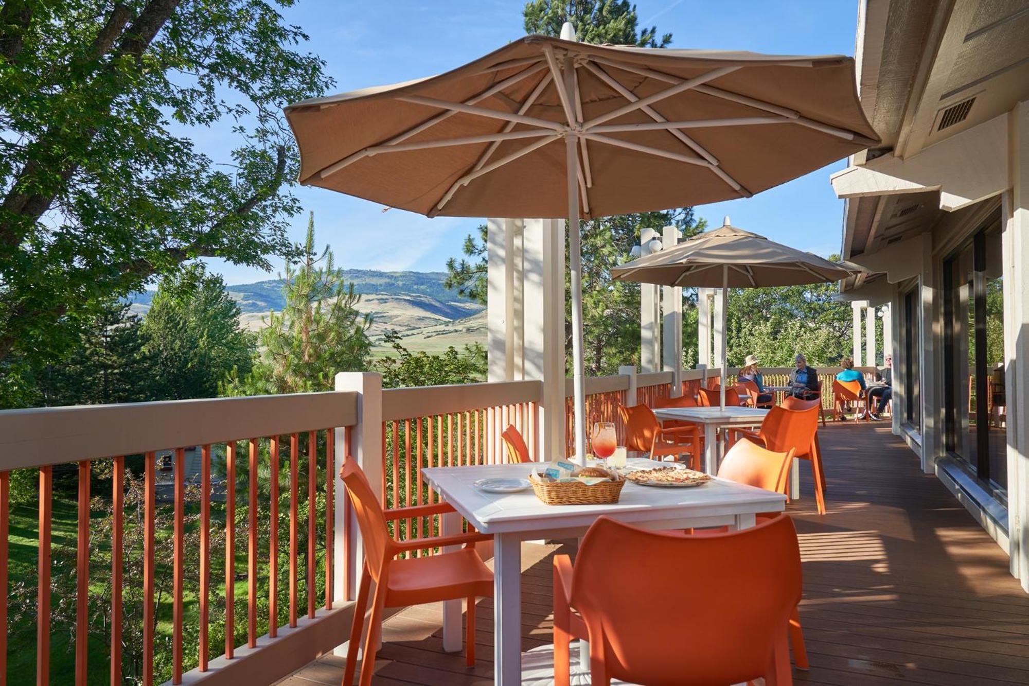 Ashland Hills Hotel & Suites Экстерьер фото