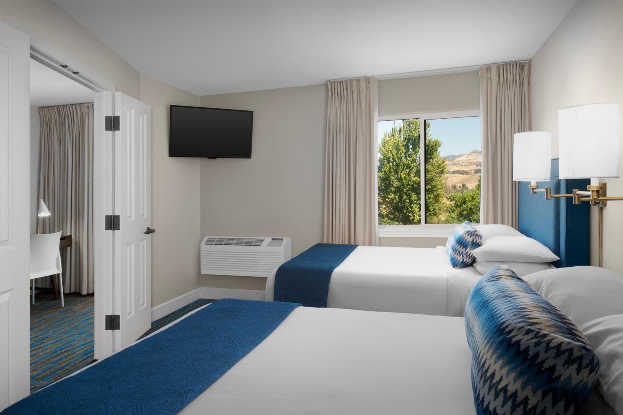 Ashland Hills Hotel & Suites Экстерьер фото