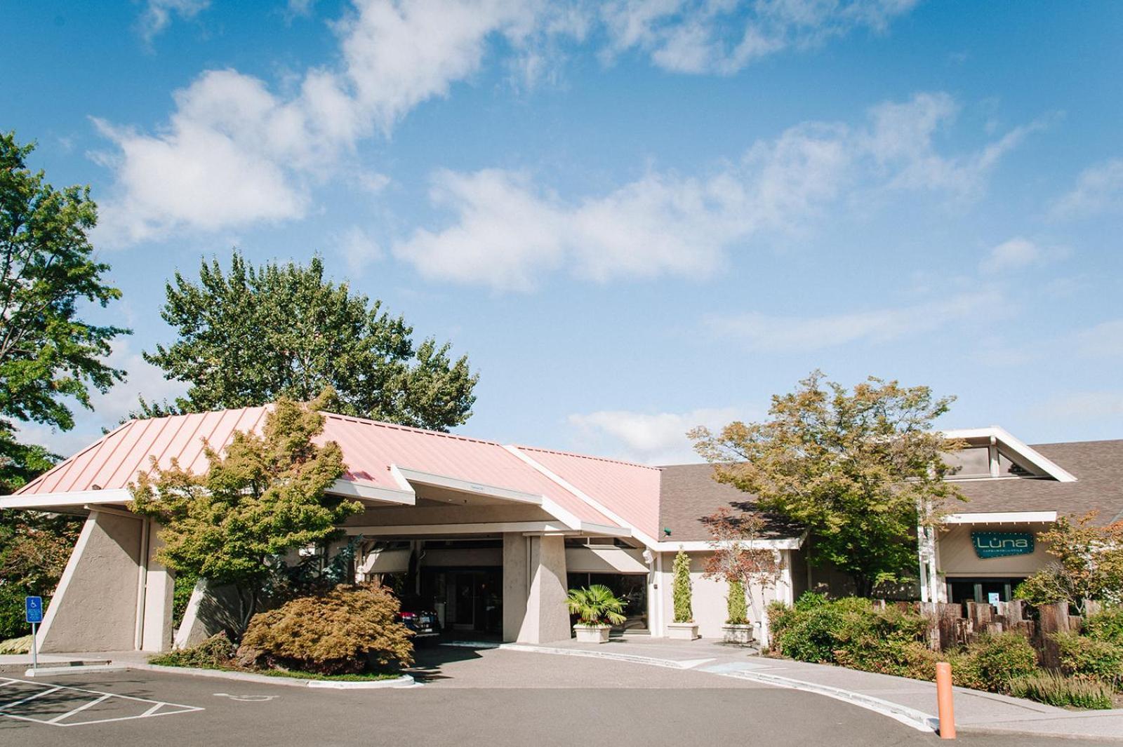 Ashland Hills Hotel & Suites Экстерьер фото