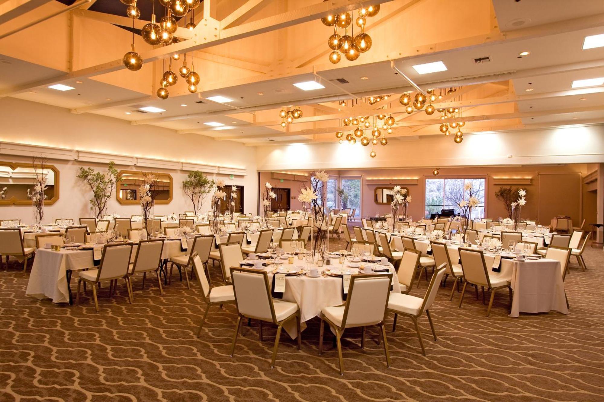 Ashland Hills Hotel & Suites Экстерьер фото