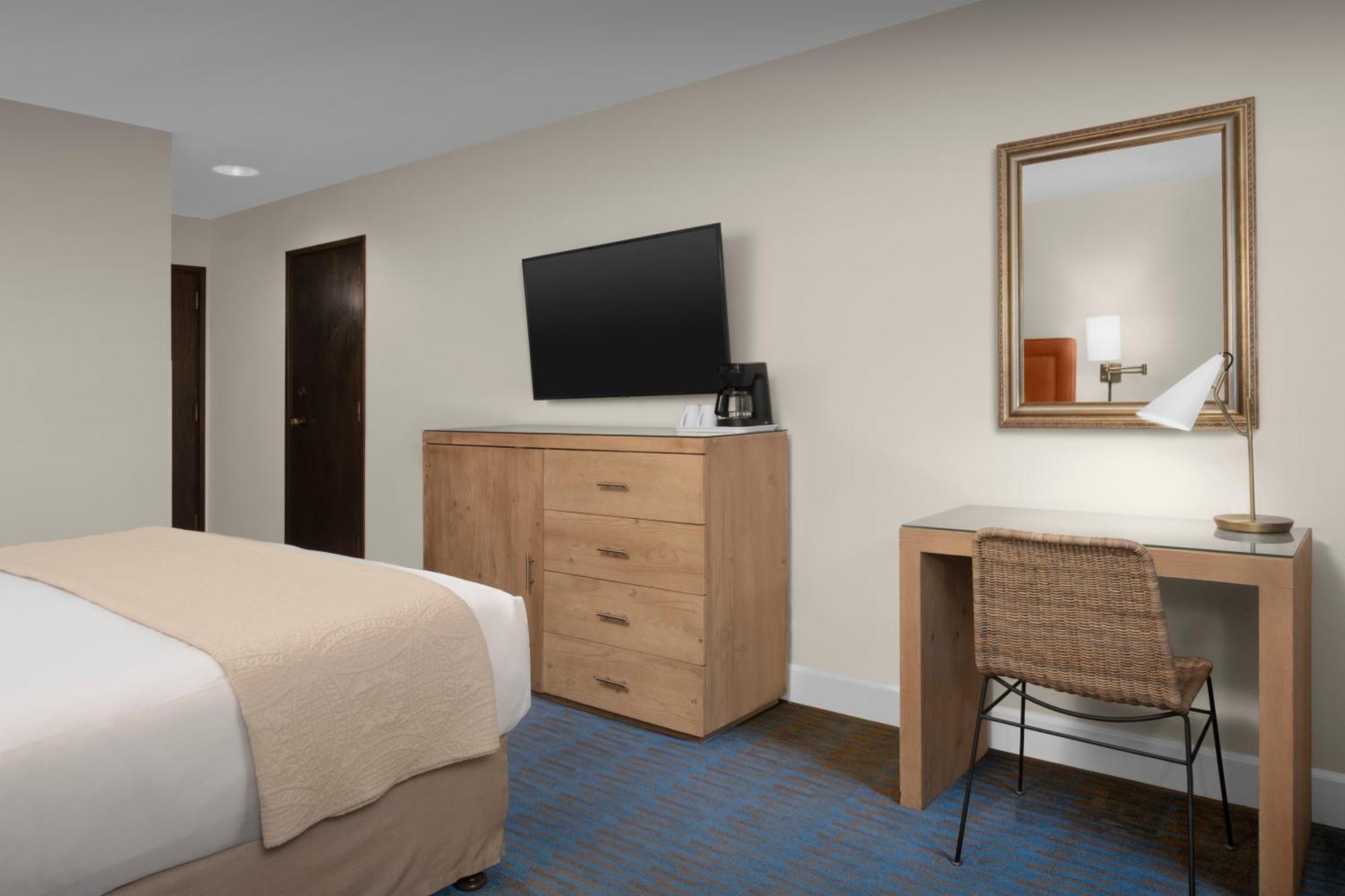 Ashland Hills Hotel & Suites Экстерьер фото