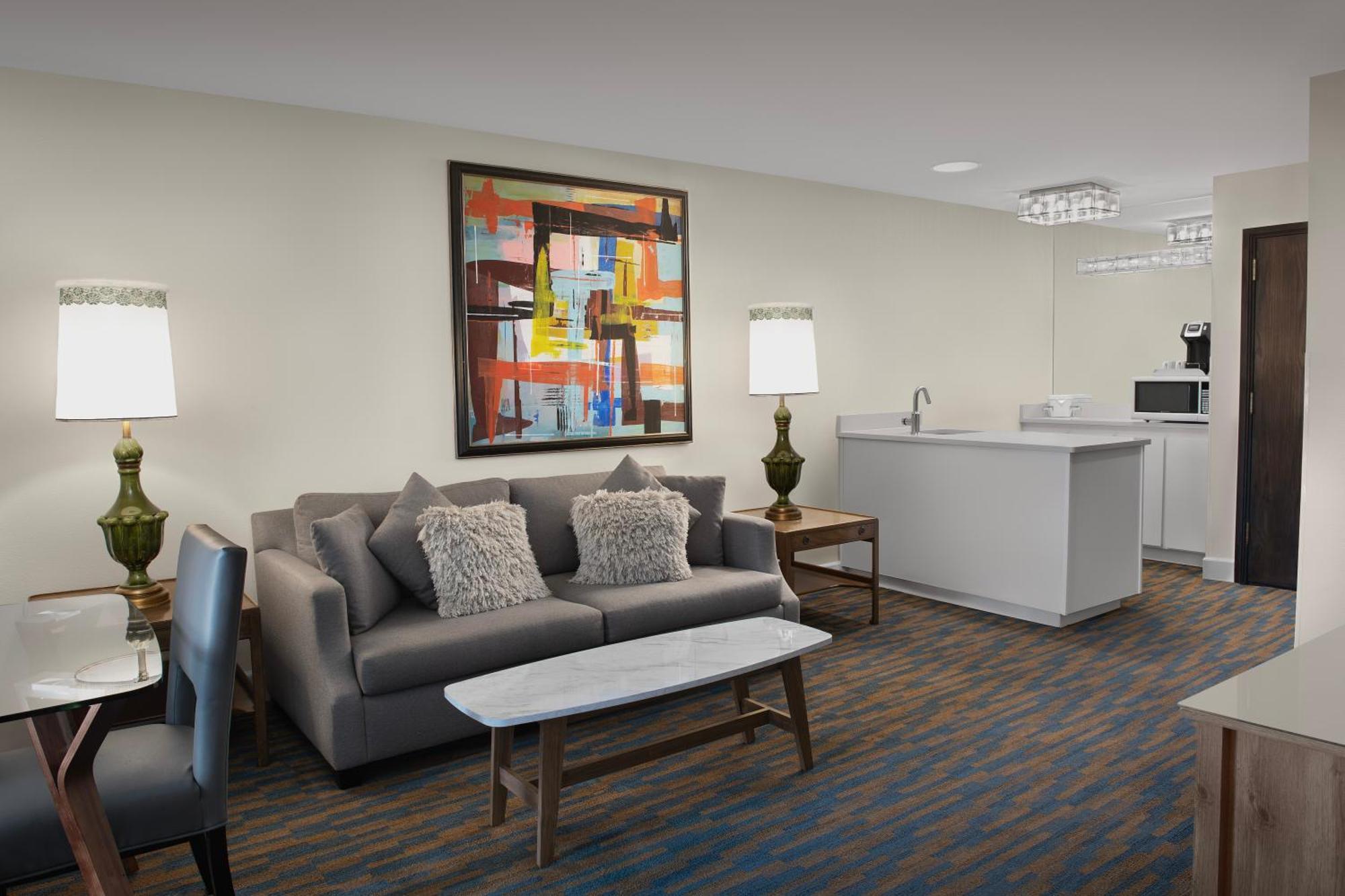Ashland Hills Hotel & Suites Экстерьер фото