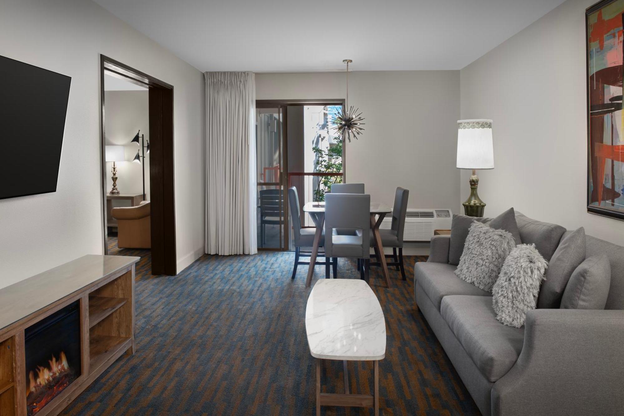 Ashland Hills Hotel & Suites Экстерьер фото