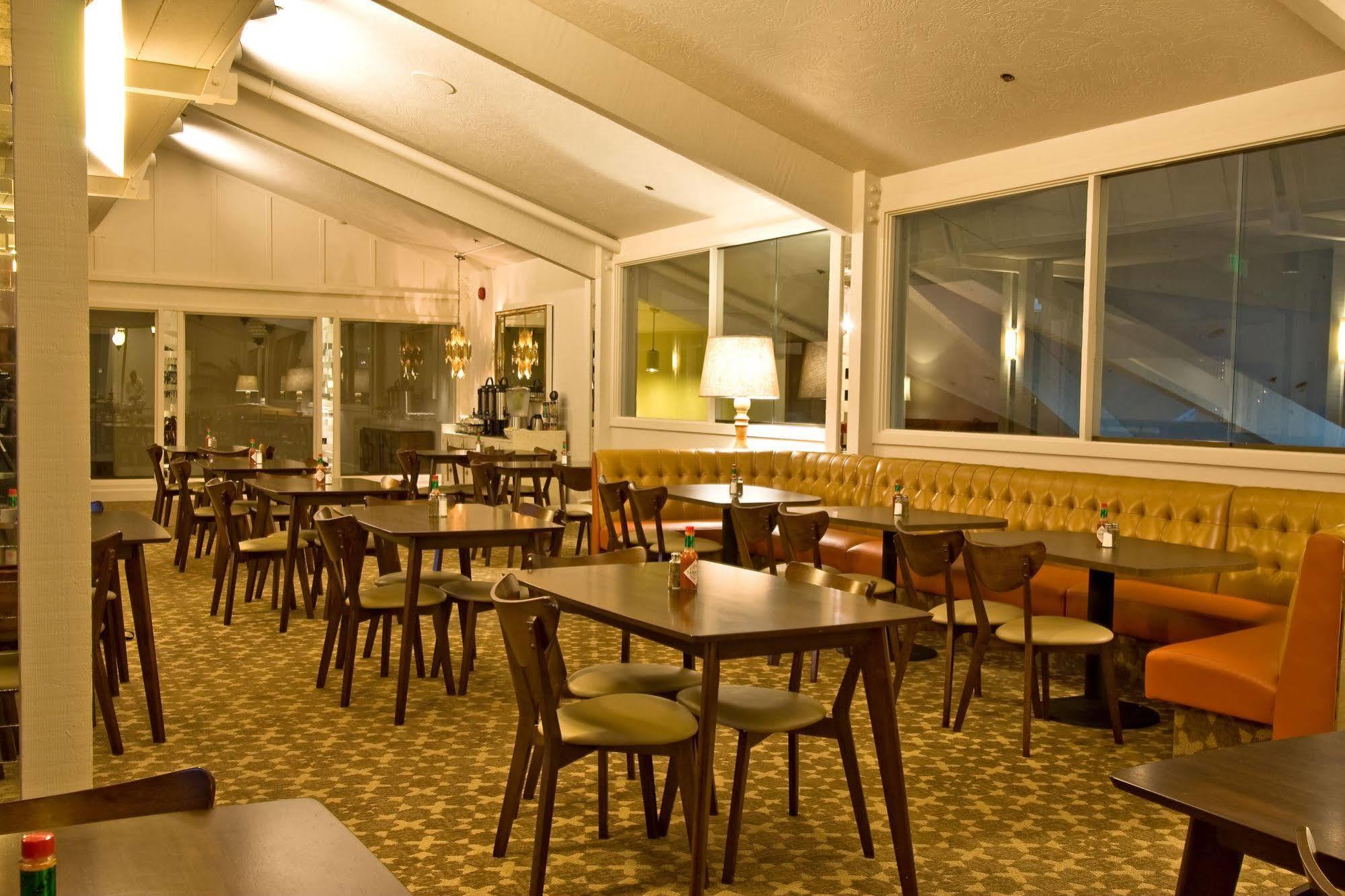 Ashland Hills Hotel & Suites Экстерьер фото
