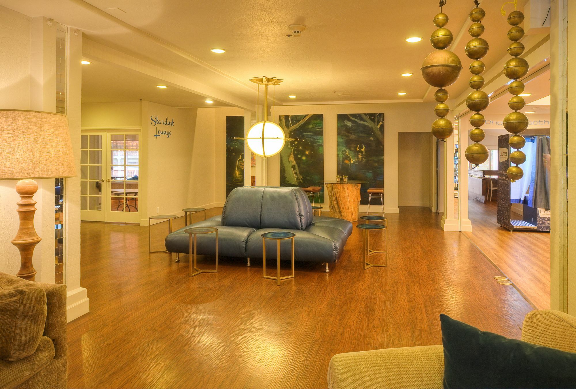 Ashland Hills Hotel & Suites Экстерьер фото